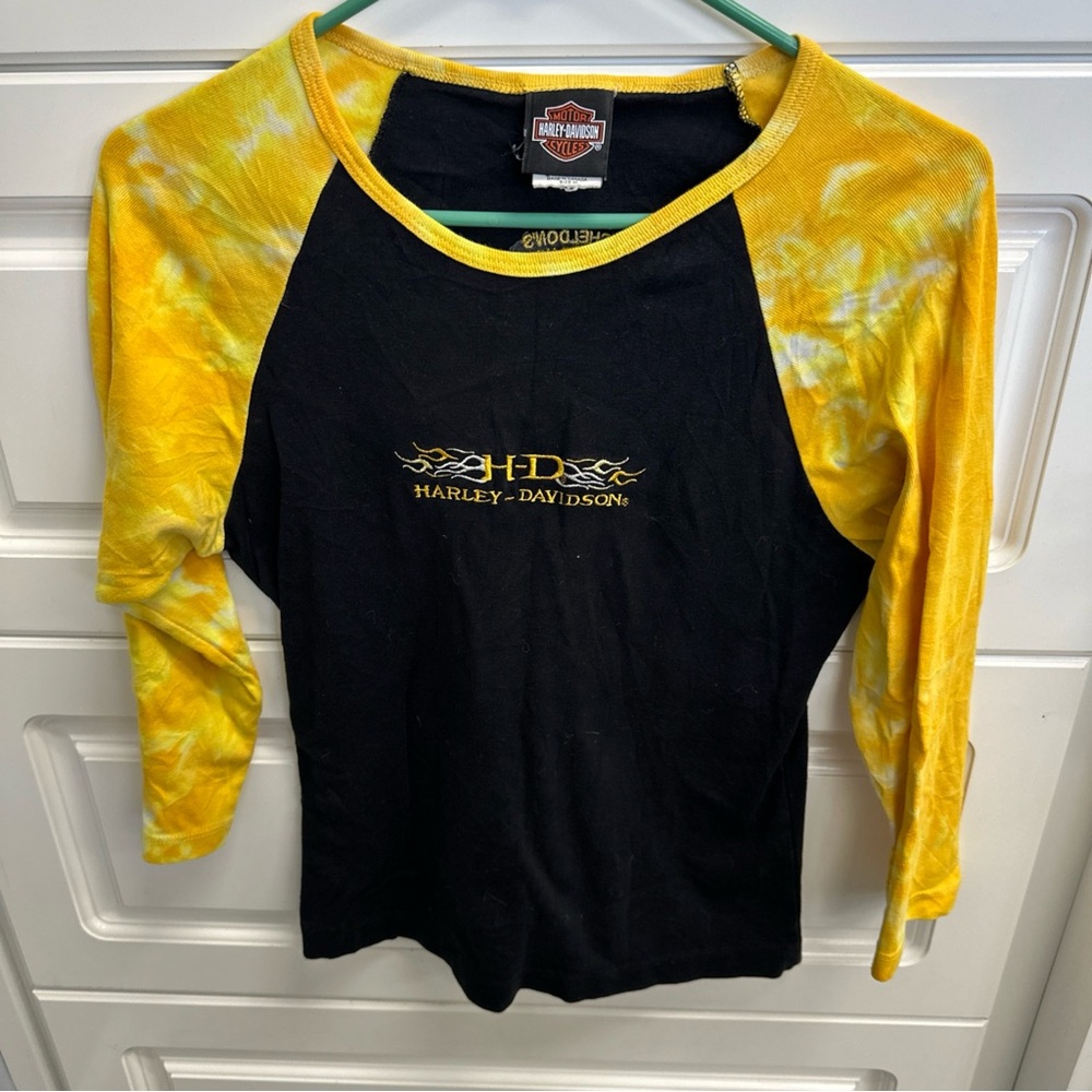 Harley-Davidson Women’s Black Tee with Yellow Tie-Dye Sleeves, Size Medium